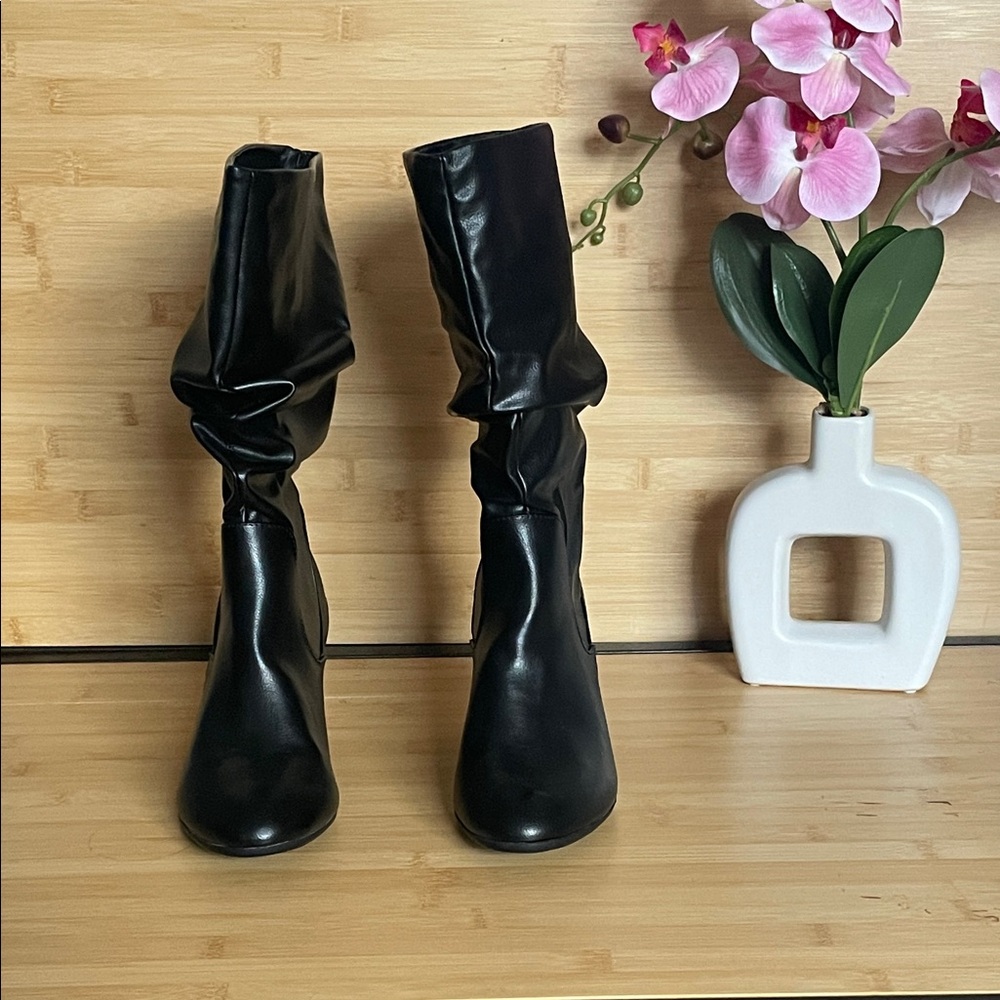 XOXO Black Slouchy Mid-Calf Heeled Boots